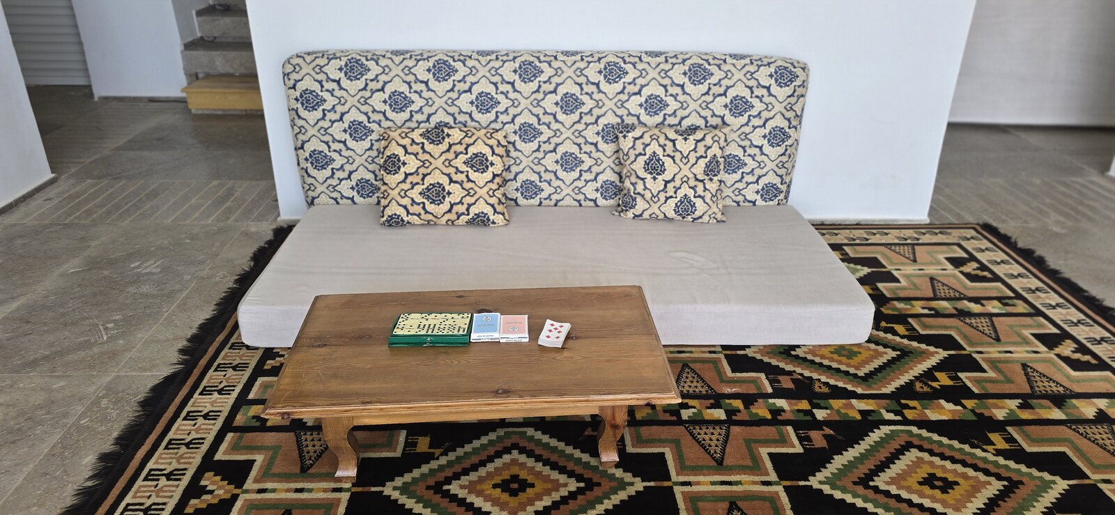 Salon intérieur de la villa Dar Sekia, Hammamet